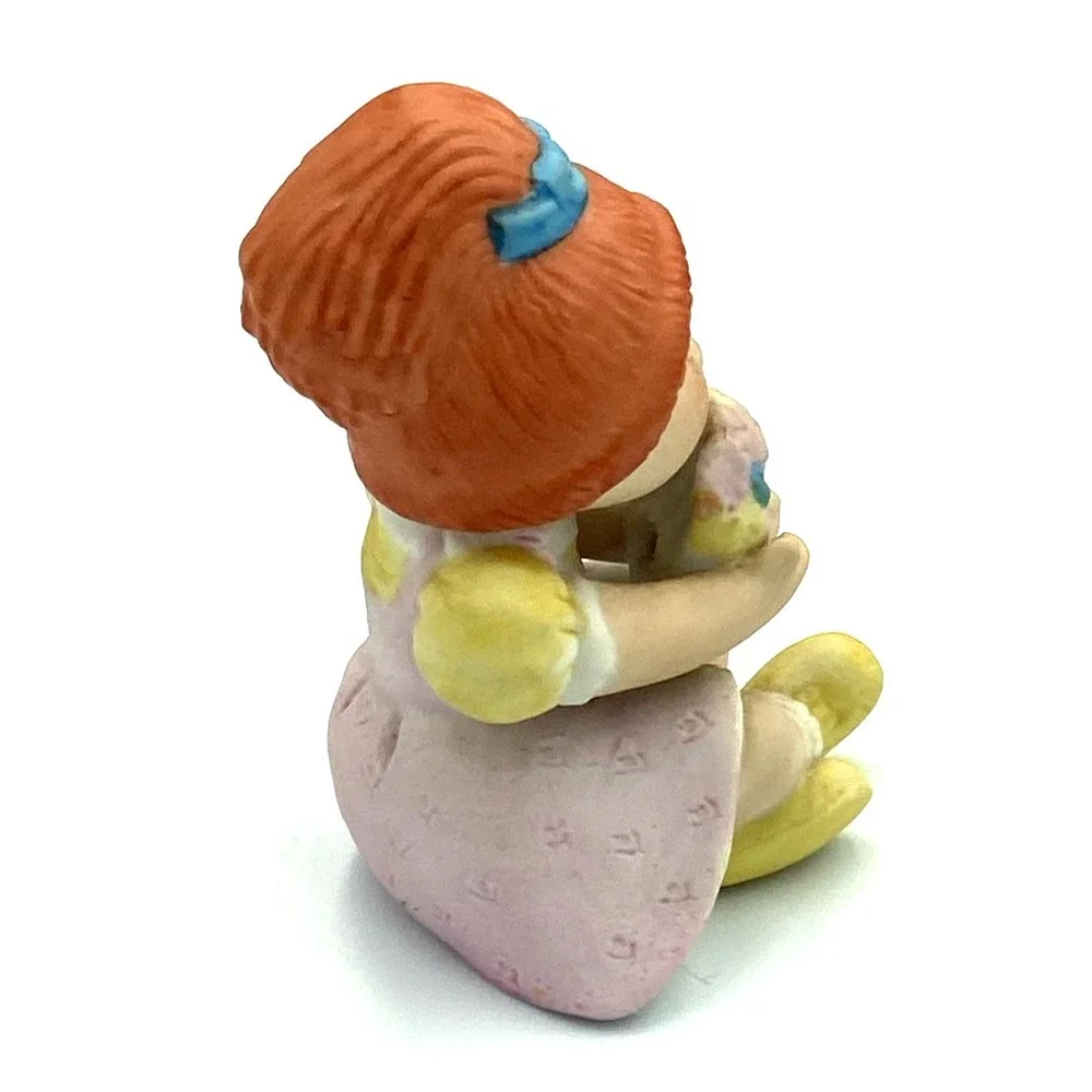 Vintage Cabbage Patch Kids‎ Porcelain Figurine Red Head Girl w/Flowers 1984